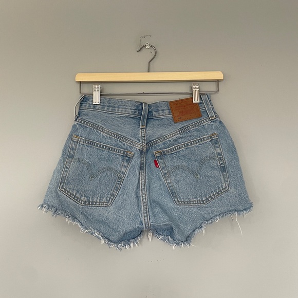 Levi’s 501 Shorts - Picture 2 of 5